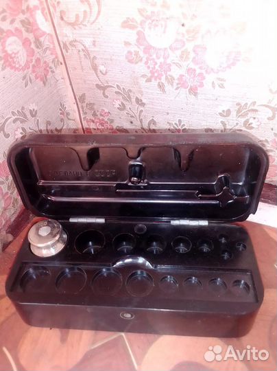 Предметы из кабинета химии и физики