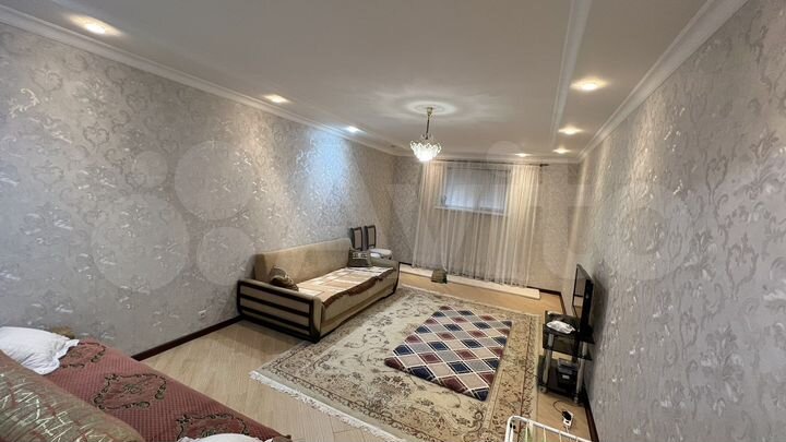 2-к. квартира, 80,2 м², 1/5 эт.