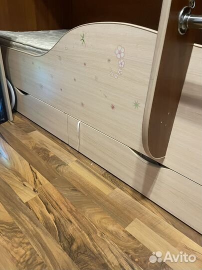 Двухъярусная кровать бу с матрасами