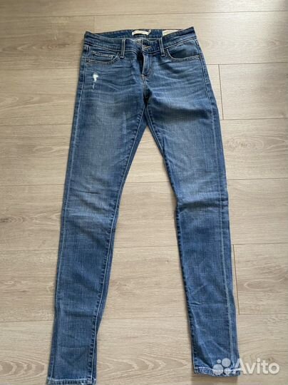 Джинсы женские Levis 44 размера