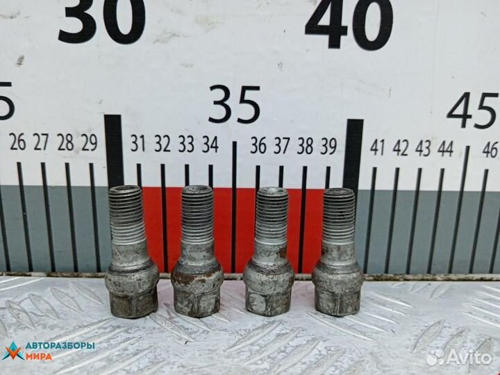 Болт колесный Citroen Xsara Picasso 2003