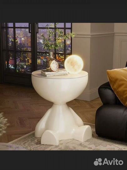 Журнальный столик в детскую новый