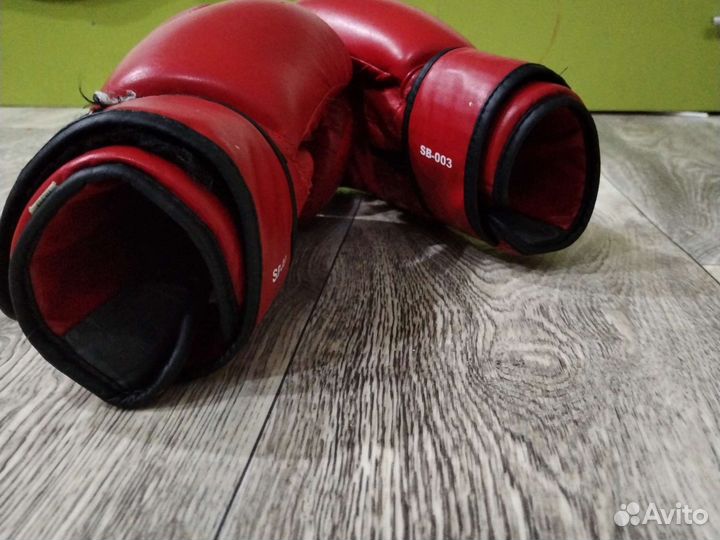 Боксерские перчатки 10 oz