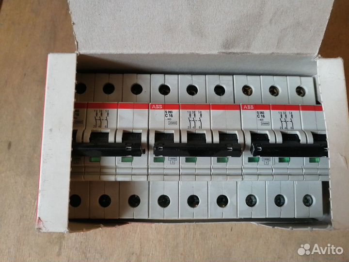 Автоматический выключатель 3-полюсный 16А ABB