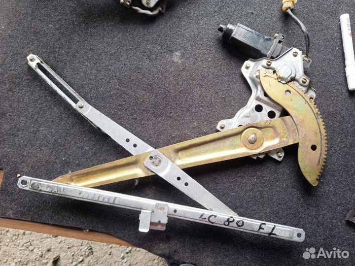 Стеклоподъемник передний левый Toyota Land Cruiser