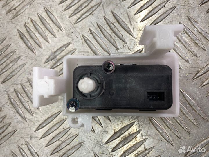 Б/У Корректор фары передний Kia Ceed JD 2012-2018