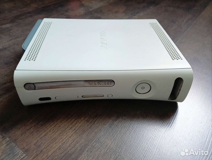 Продам Xbox 360