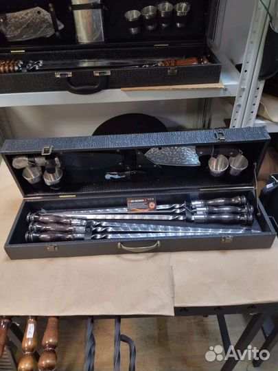 Подарочный набор шампуров в чемодане