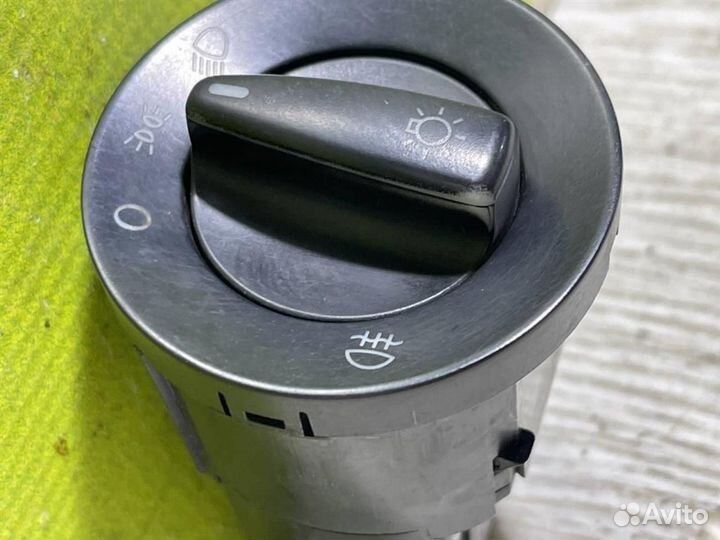 Переключатель света фар Шкода Октавия А4