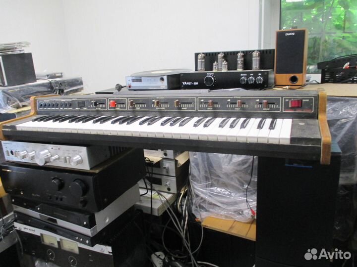 Аналог-синтезатор Vermona Piano-String (GDR )