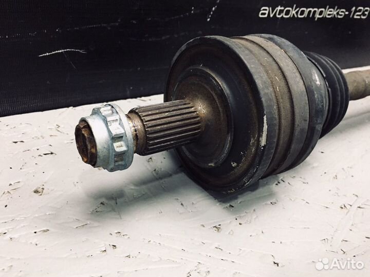 Приводной вал задний Mercedes-Benz С-240 W203