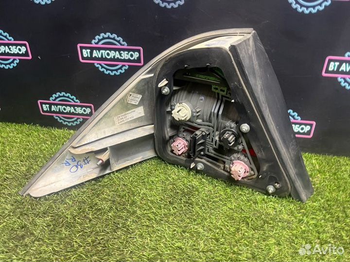 Фонарь задний правый Mercedes-Benz S600 W220