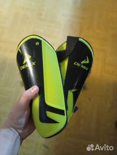 Щитки adidas predator