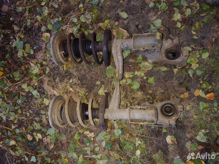 Поворотный кулак audi 100 c4 2.3