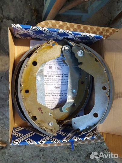 Колодки тормозные барабанные новые