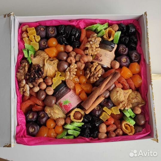 Съедобный букет из сухофруктов - подарочный бокс