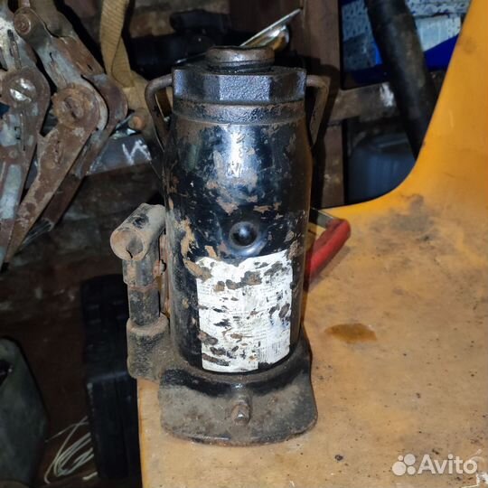 Домкрат гидравлический бу 12т