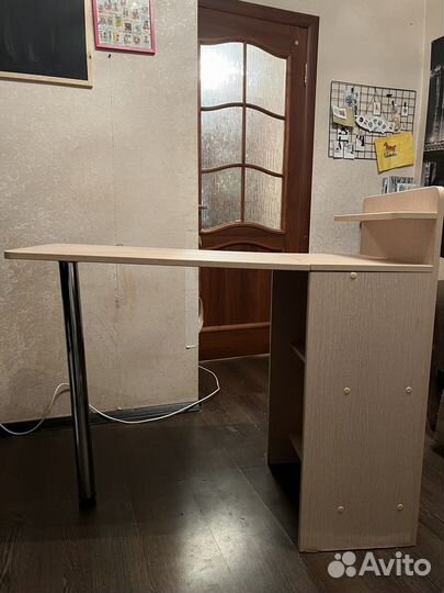 Столик для маникюра