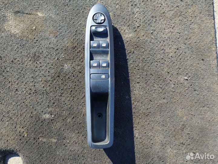 Блок стеклоподъёмников citroen c4 2014 год