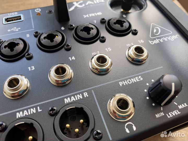 Микшерный пульт behringer xr16 (xair)