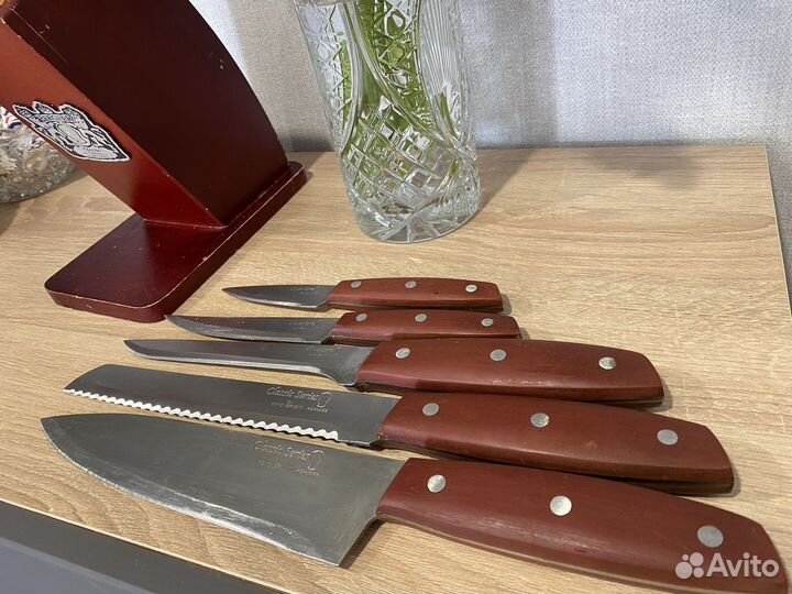 Набор кухонных ножей с подставкой