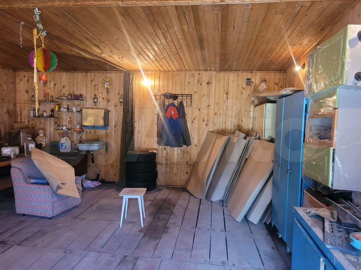 Гараж, > 30 м²