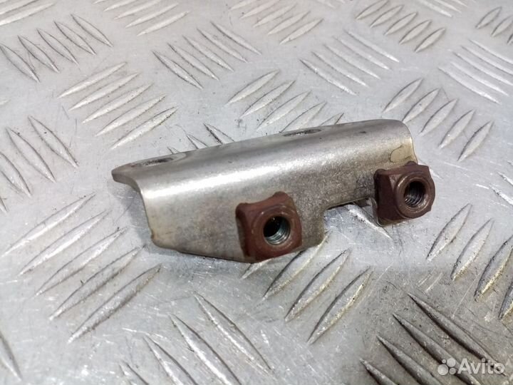 Б/У Кронштейн катализатора#001