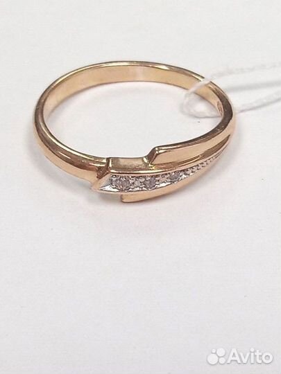 Золотое кольцо с камнем 17р