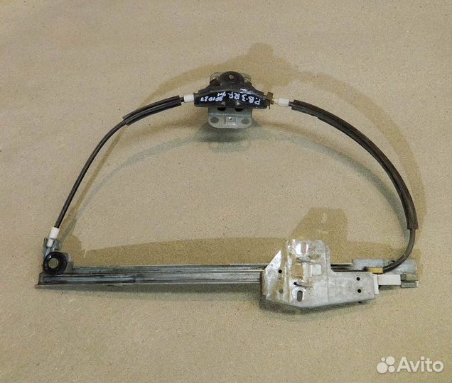 Стеклоподъемник задний правый VW Passat B3