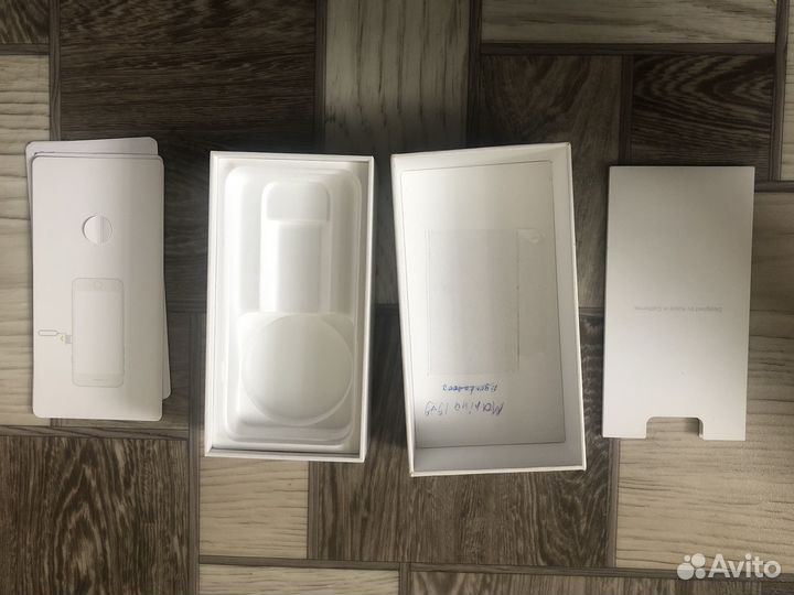Коробка от iPhone 7