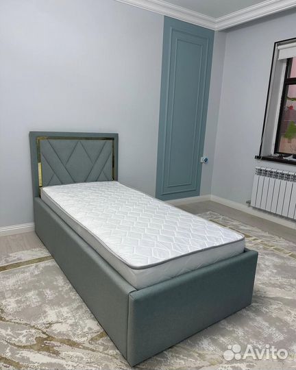 Кровать двухспальная 200 на 200