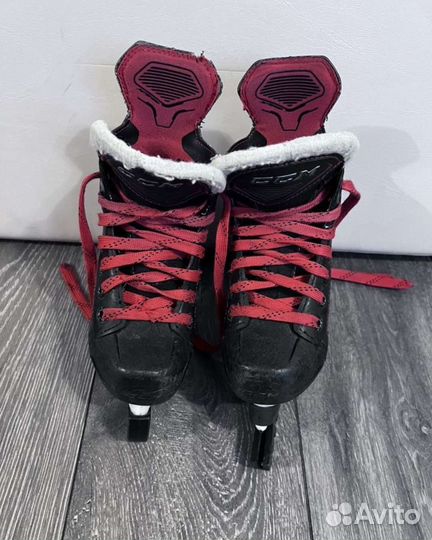 Коньки хоккейные