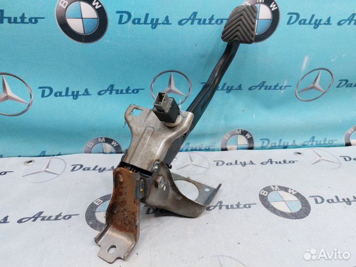 Педаль тормоза Kia Rio sedan - 4DR 5P 1600 CC