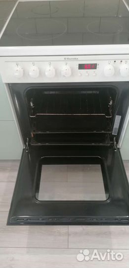 Плита электрическая стеклокерамика electrolux