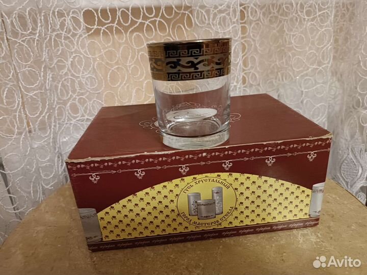 Бокалы, стаканы, салатник