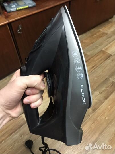 Утюг не рабочий (на запчасти)