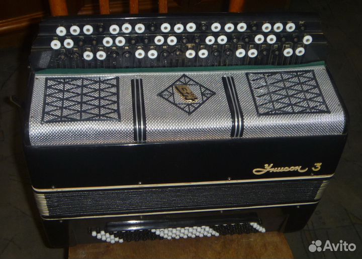 Продам баян Унисон-3