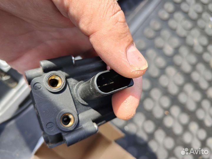 Блок клапанов пневмоподвески bmw f15, f16