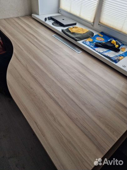 Письменный стол