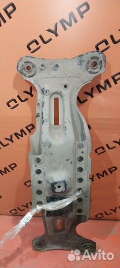 Балка задняя Toyota Kluger ACU20 2AZ-FE