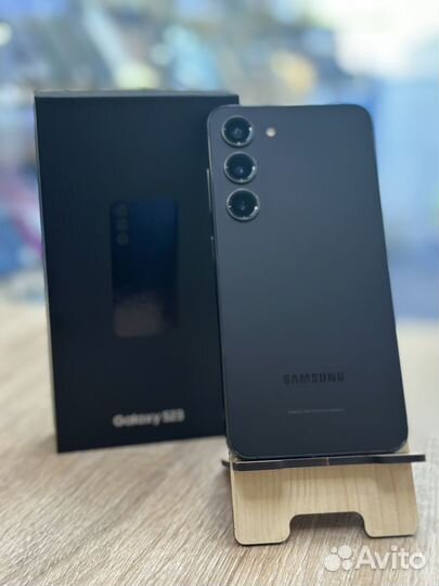 Samsung Galaxy S23, 8/256 ГБ