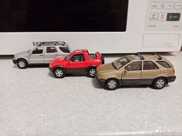 Джипы cararama 1:43, всё по 900