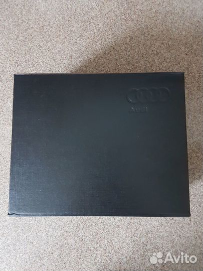 Audi Оригинальное зарядное устройство