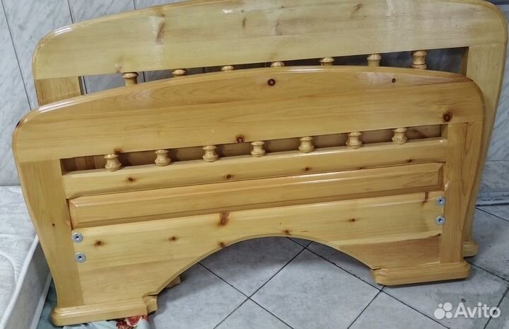 Кровать девянная