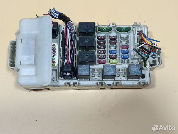 Блок предохранителей салонный Mitsubishi Lancer 9