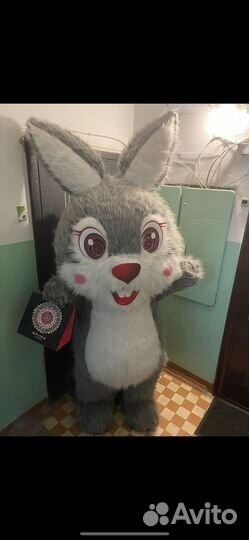 Красный заяц. Панда. Розовый мишка. Ростовая кукла