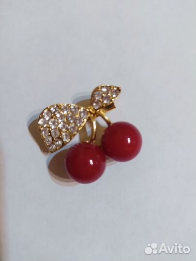 Новые броши вишня