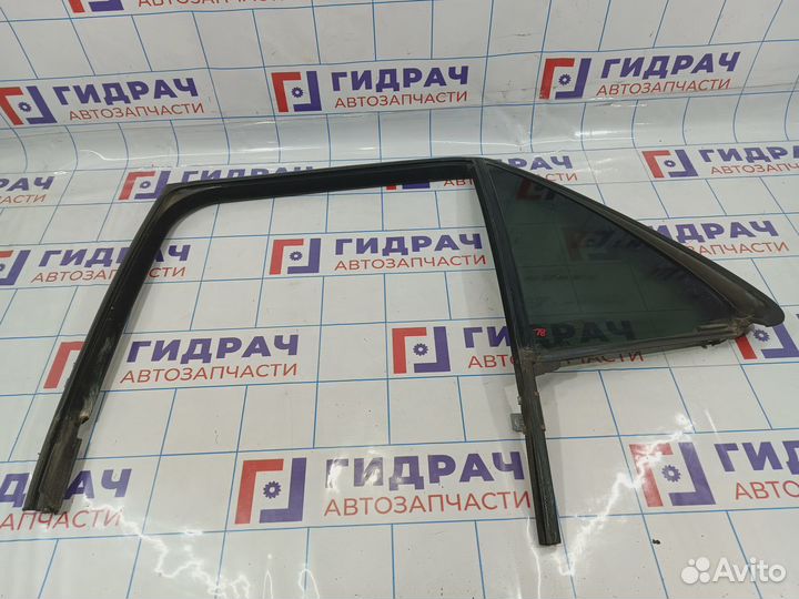 Стекло двери задней левой (форточка) Cadillac SRX