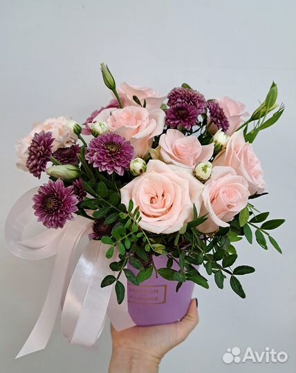 Цветочная композиция в шляпной коробке