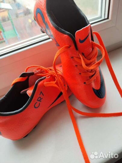 Футбольные бутсы 35 размер новые
